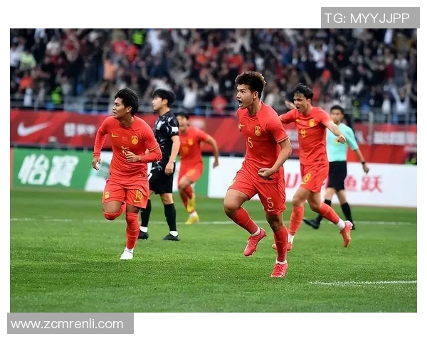 19岁足球明星帅气瞬间回顾展现青春风采与运动魅力